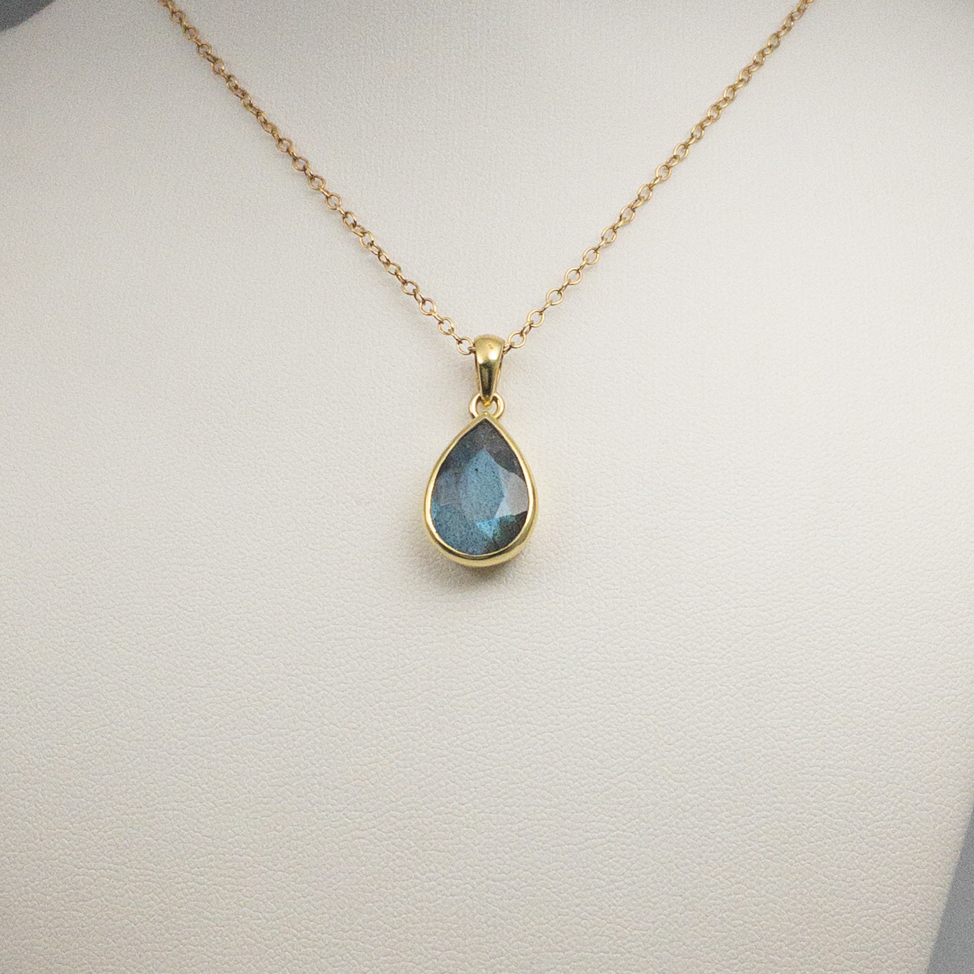 Labradorite Gold Finish Pendant - Rocks and Gems Canada
