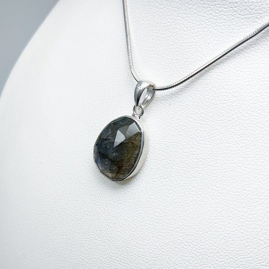 Labradorite Pendant
