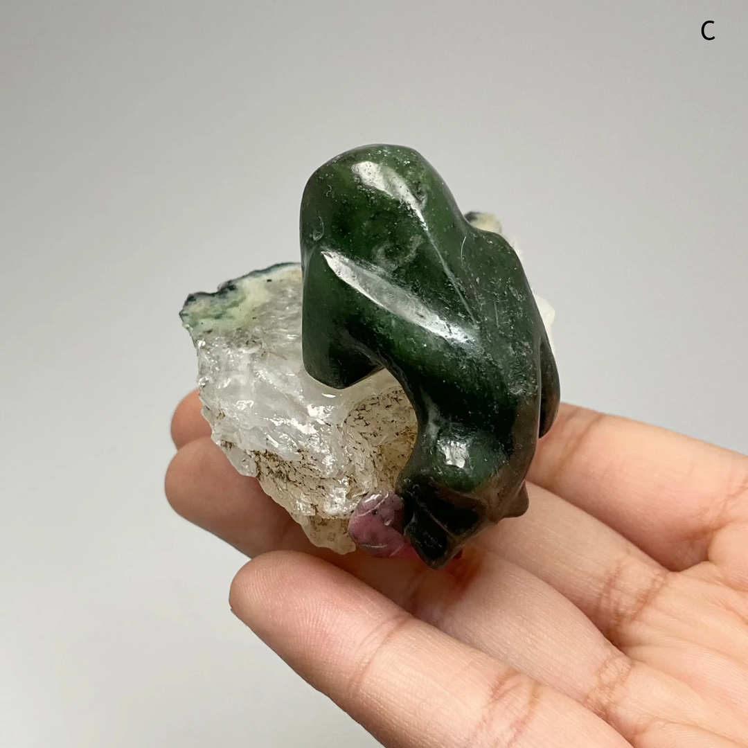 BC Jade Bear Carving with Rhodonite Fish on Natural Agate Base - Rocks and Gems Canada