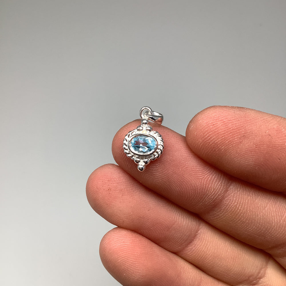 Blue Topaz Pendant - Rocks and Gems Canada