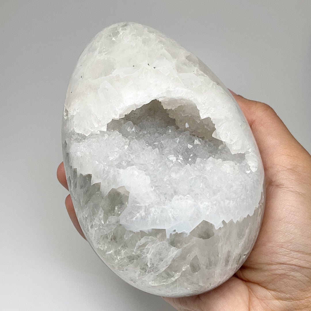 Agate Geode Egg - Rocks and Gems Canada