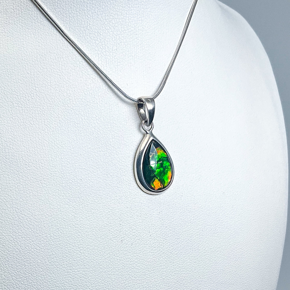 Alberta Ammolite Pendant-Rocks and Gems Canada