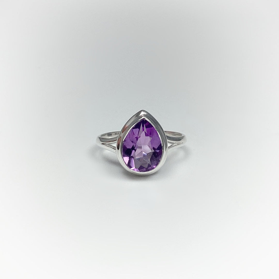 Amethyst Ring - Rocks and Gems Canada