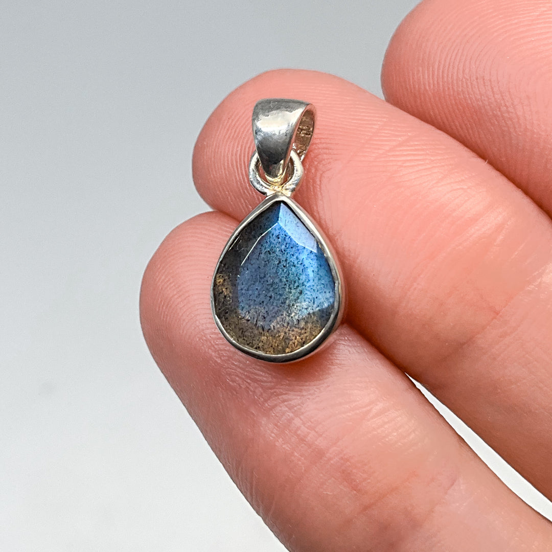 Labradorite Pendant