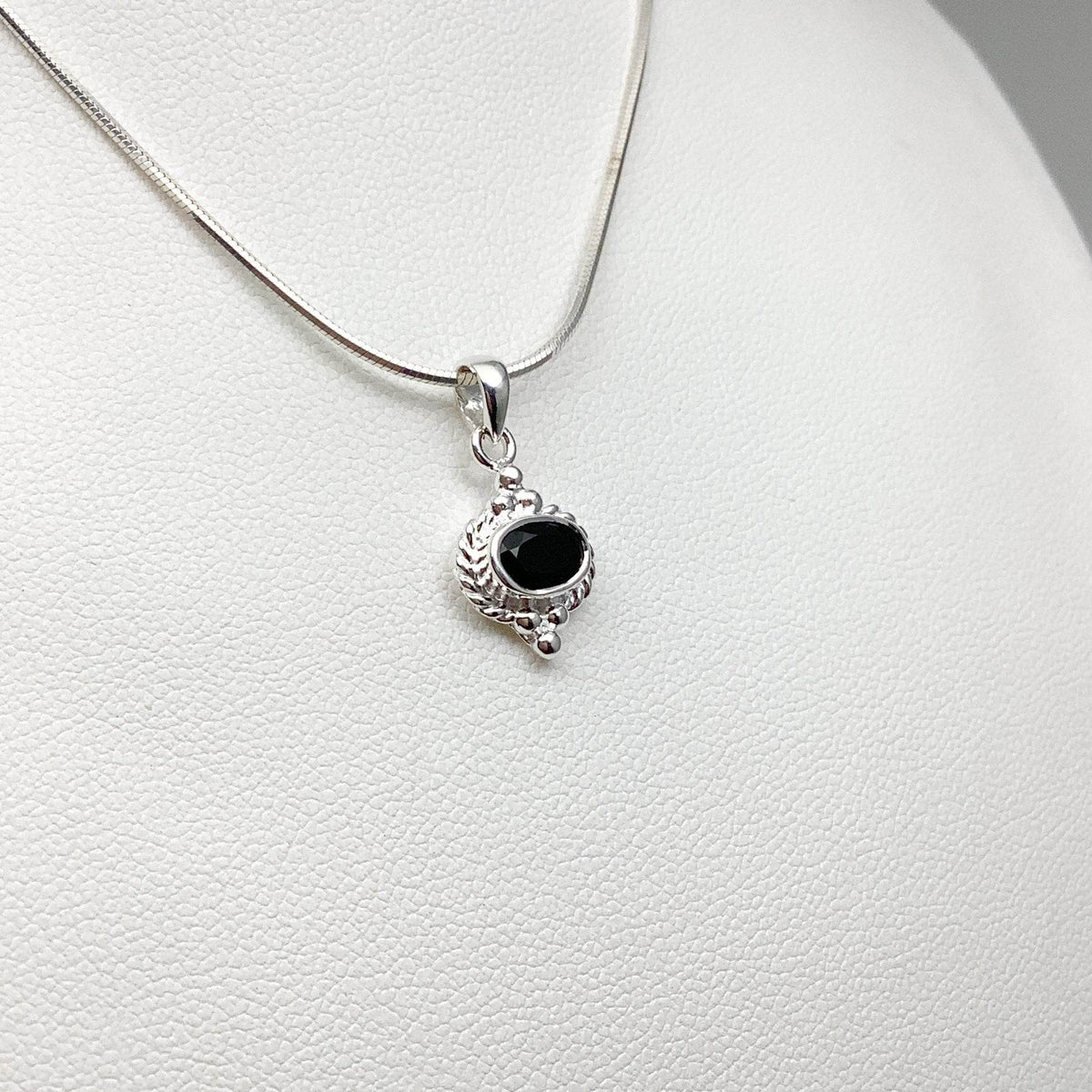 Black Onyx Pendant-Rocks and Gems Canada