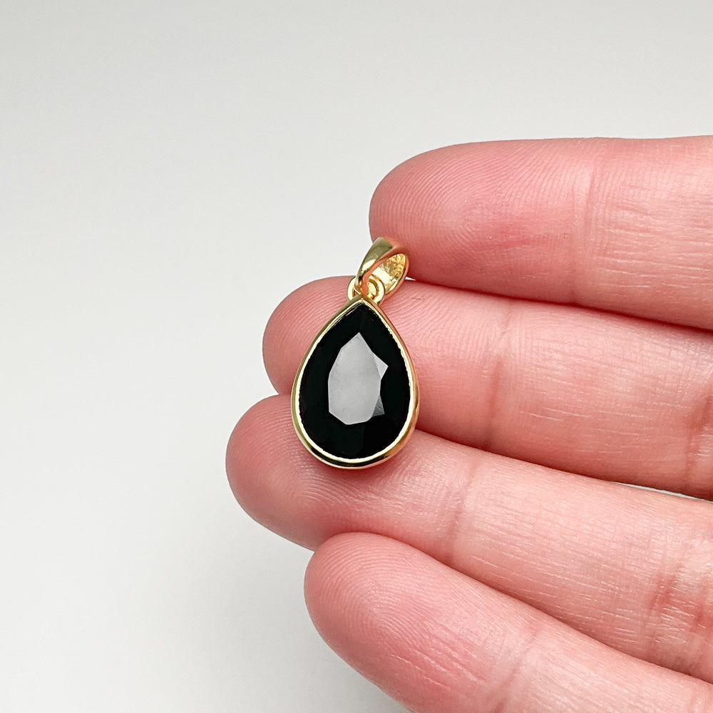 Black Onyx Gold Finish Pendant - Rocks and Gems Canada