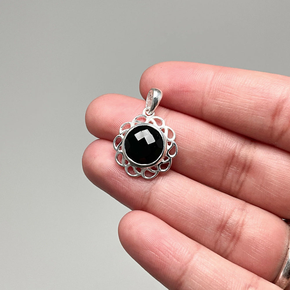 Black Onyx Pendant - Rocks and Gems Canada