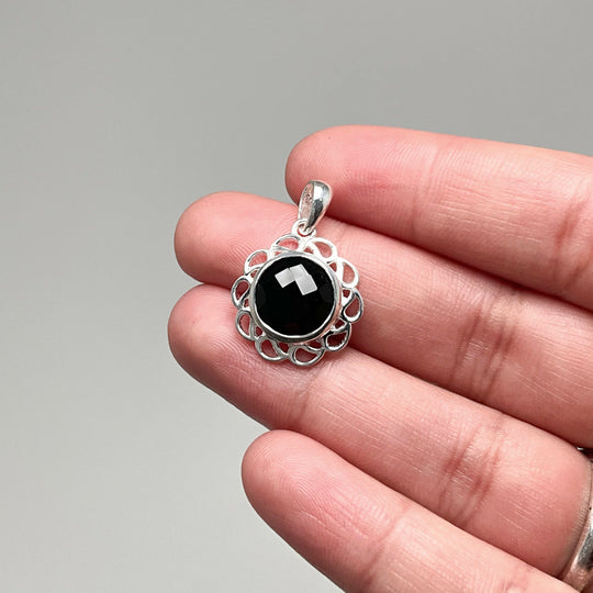 Black Onyx Pendant - Rocks and Gems Canada