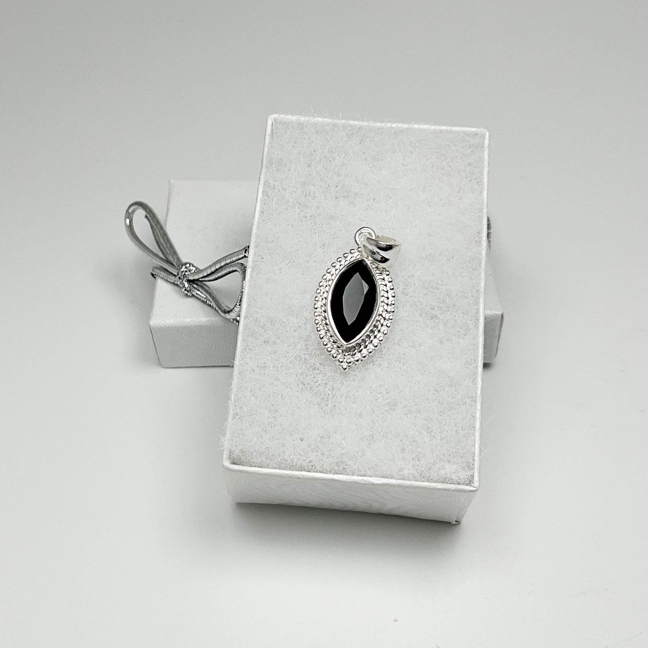 Black Onyx Pendant – Rocks and Gems Canada Black Onyx Pendant – Rocks and Gems Canada