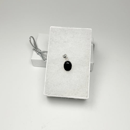 Black Onyx Pendant - Rocks and Gems Canada