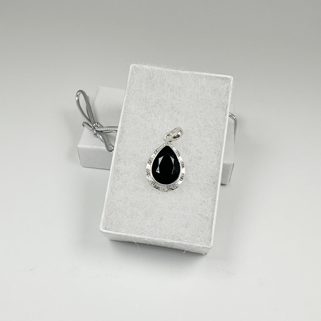 Black Onyx Pendant - Rocks and Gems Canada