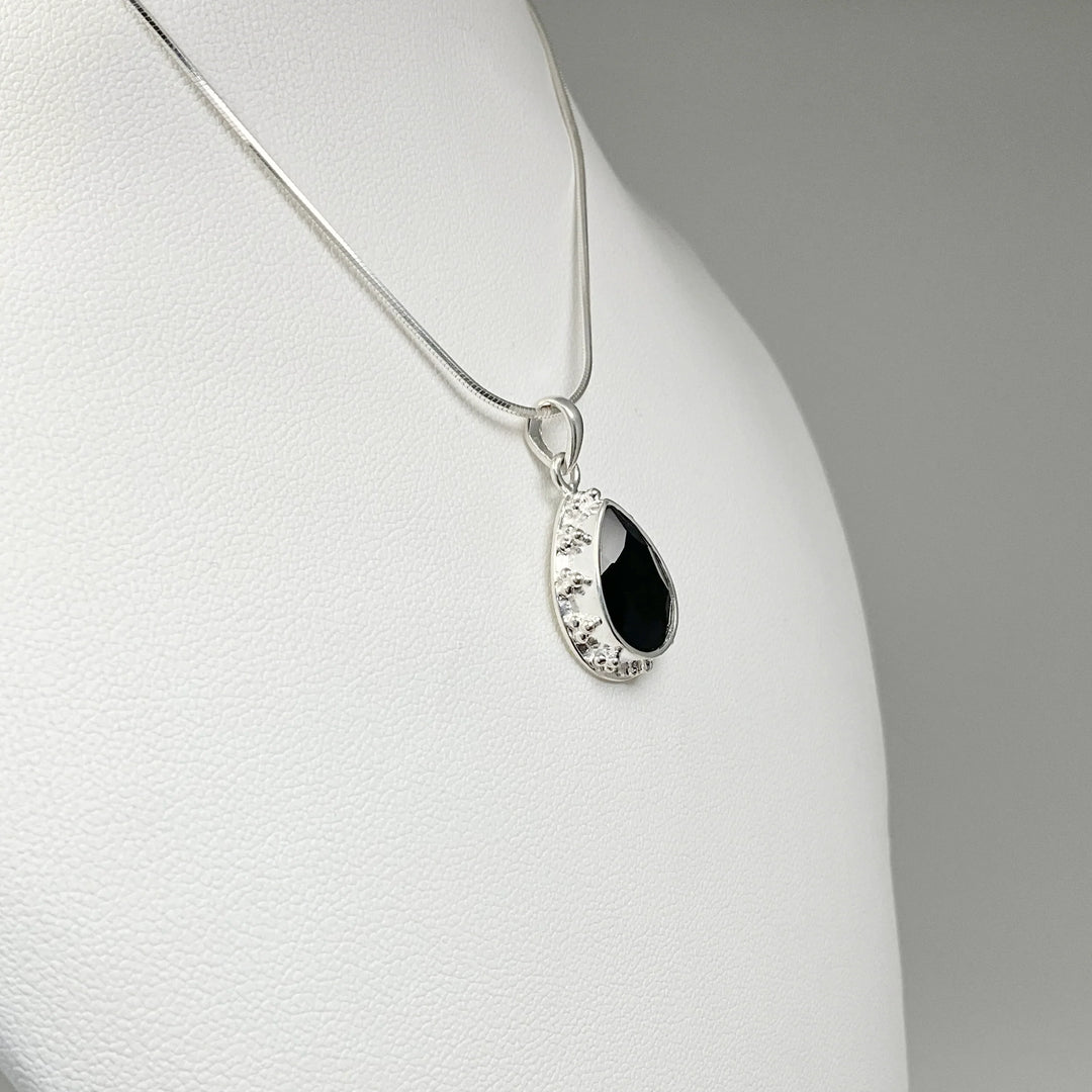 Black Onyx Pendant - Rocks and Gems Canada