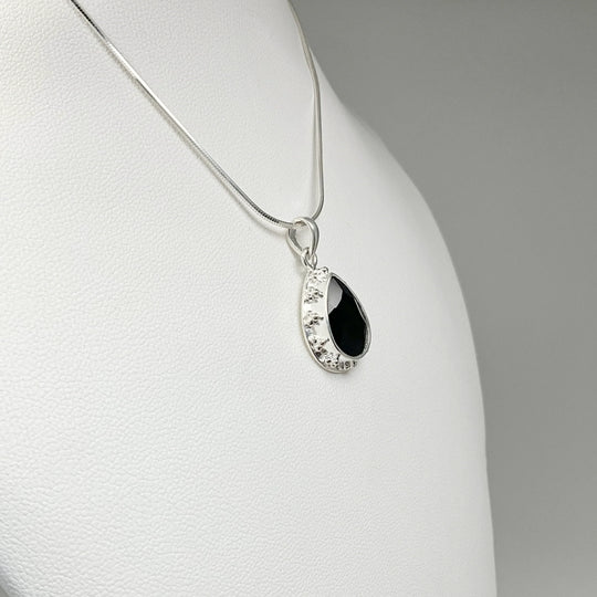 Black Onyx Pendant - Rocks and Gems Canada