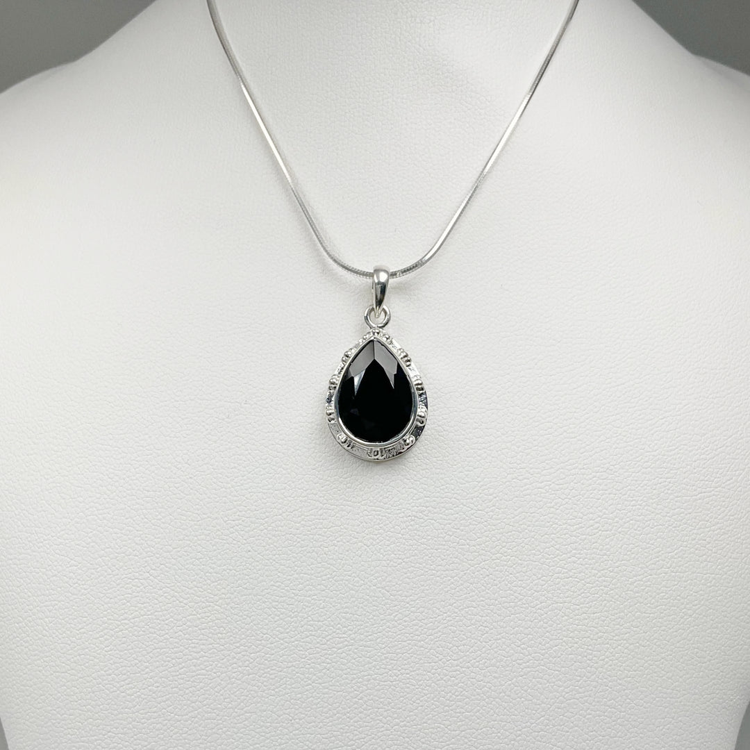 Black Onyx Pendant - Rocks and Gems Canada