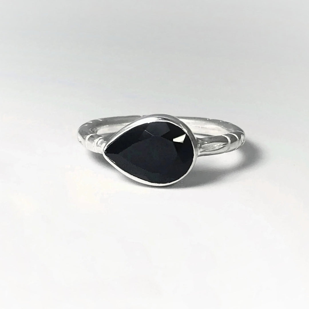 Black Onyx Ring - Rocks and Gems Canada