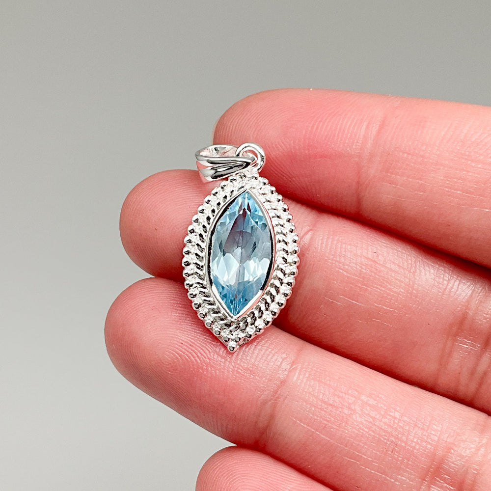 Blue Topaz Pendant TEST - Rocks and Gems Canada
