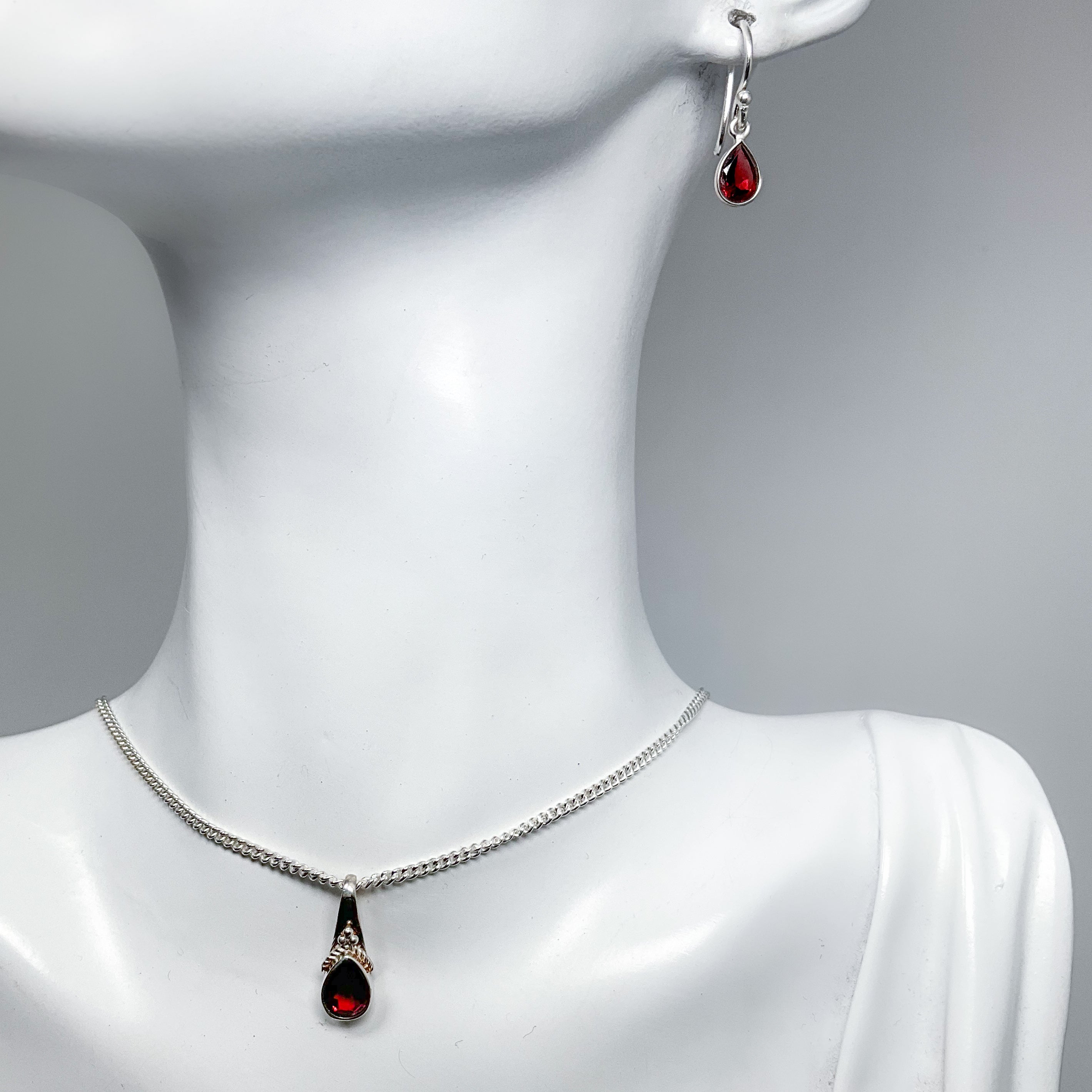 Garnet Pendant and Earrings Set - Rocks and Gems Canada