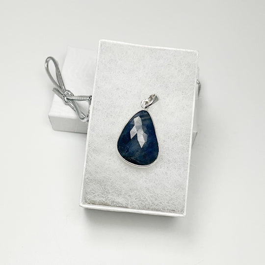 Dark Blue Sapphire Pendant - Rocks and Gems Canada