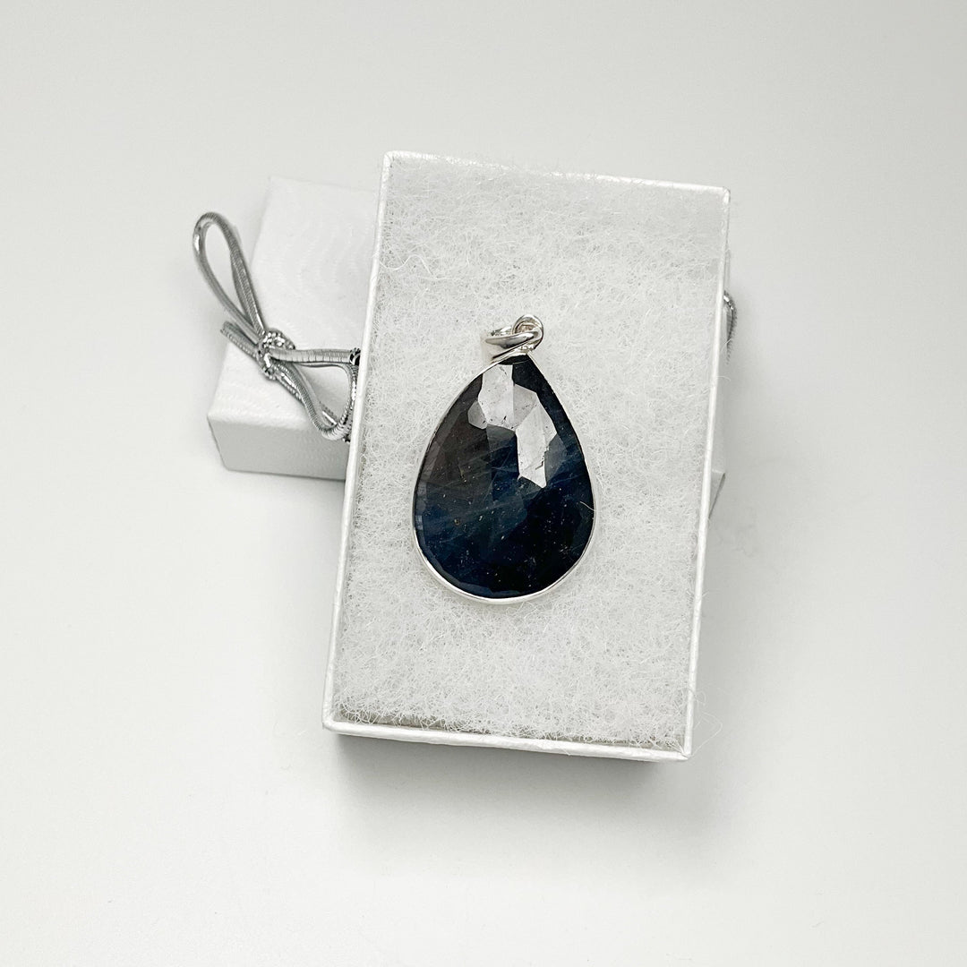 Dark Blue Sapphire Pendant - Rocks and Gems Canada