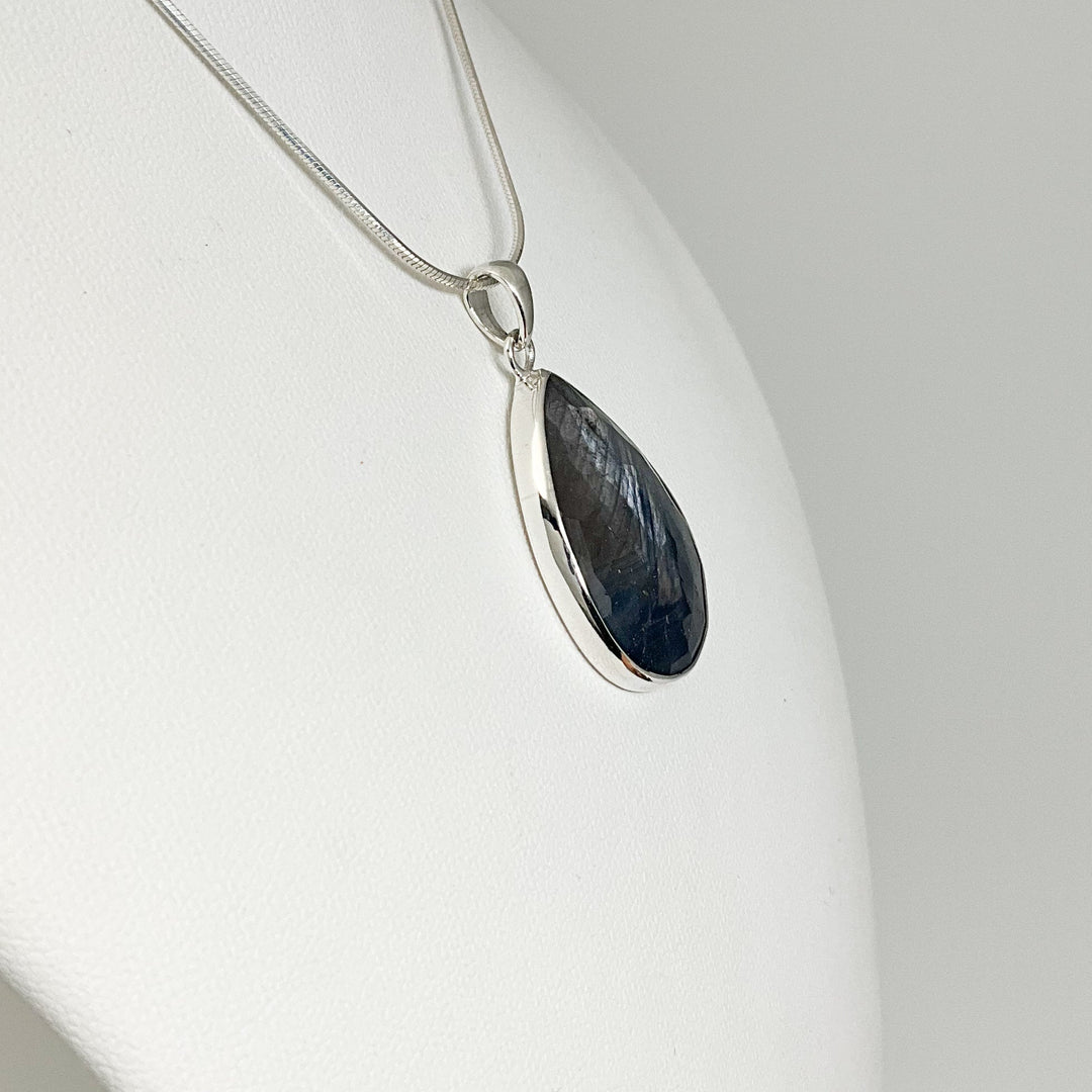 Dark Blue Sapphire Pendant - Rocks and Gems Canada