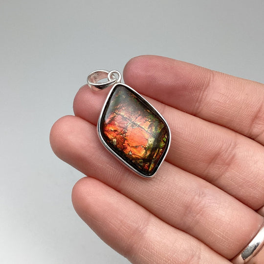 Alberta Ammolite Pendant - Rocks and Gems Canada