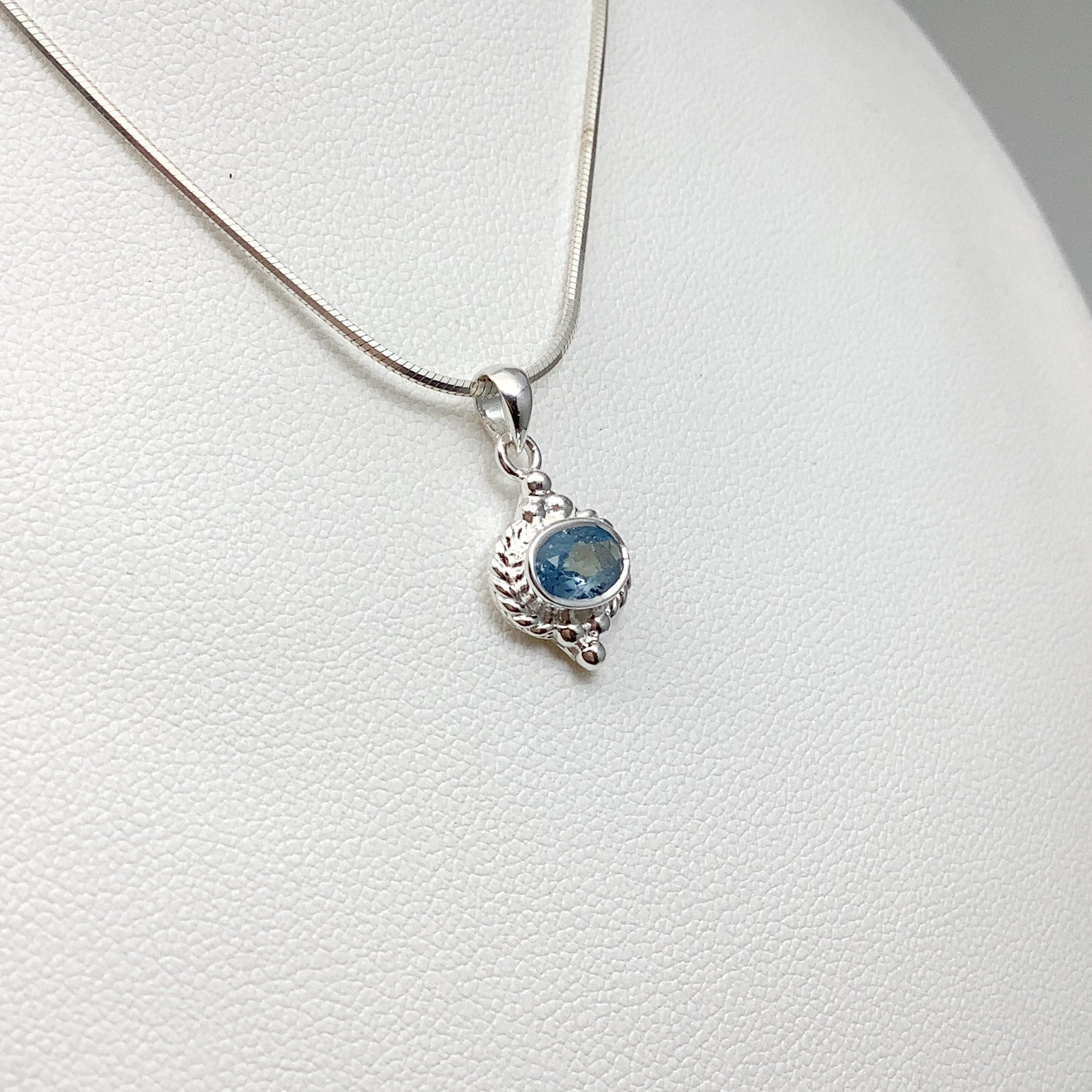 Aquamarine Pendant - Rocks and Gems Canada