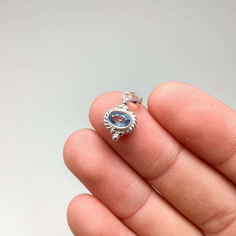 Aquamarine Pendant - Rocks and Gems Canada