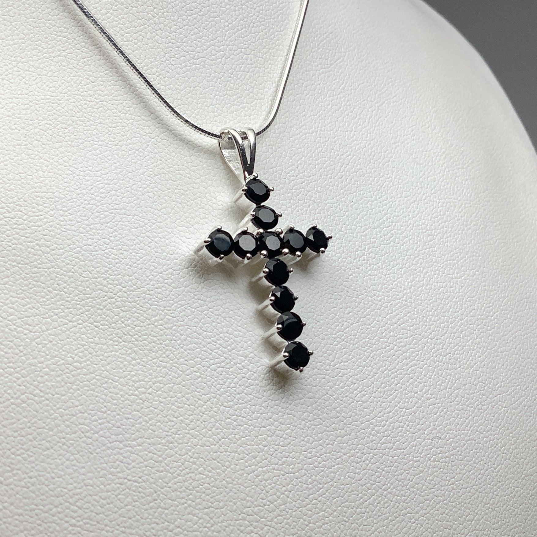 Black onyx pendant deals
