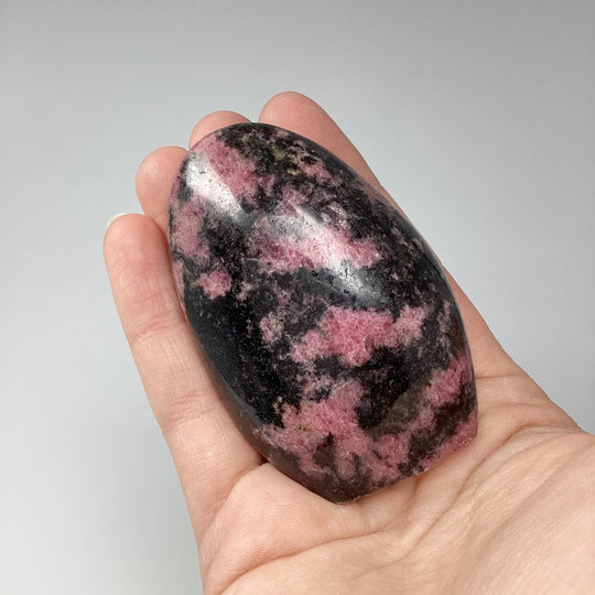 Rhodonite Stand Up - Rocks and Gems Canada