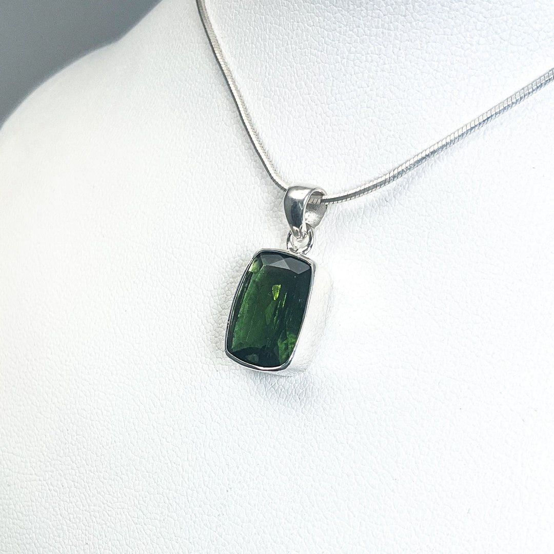 Green Tourmaline Pendant-Rocks and Gems Canada