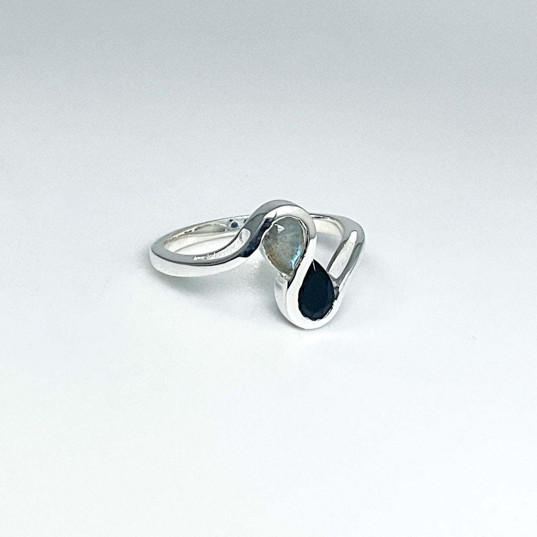 Labradorite and Black Onyx Ring
