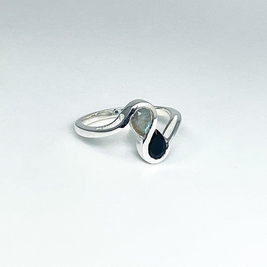 Labradorite and Black Onyx Ring