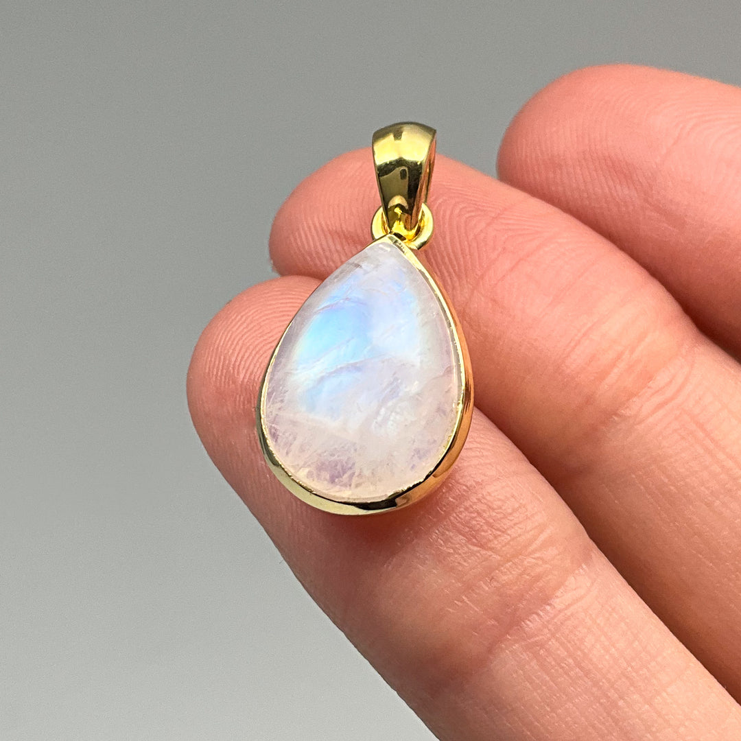 Rainbow Moonstone Gold Finish Pendant (Copy) - Rocks and Gems Canada