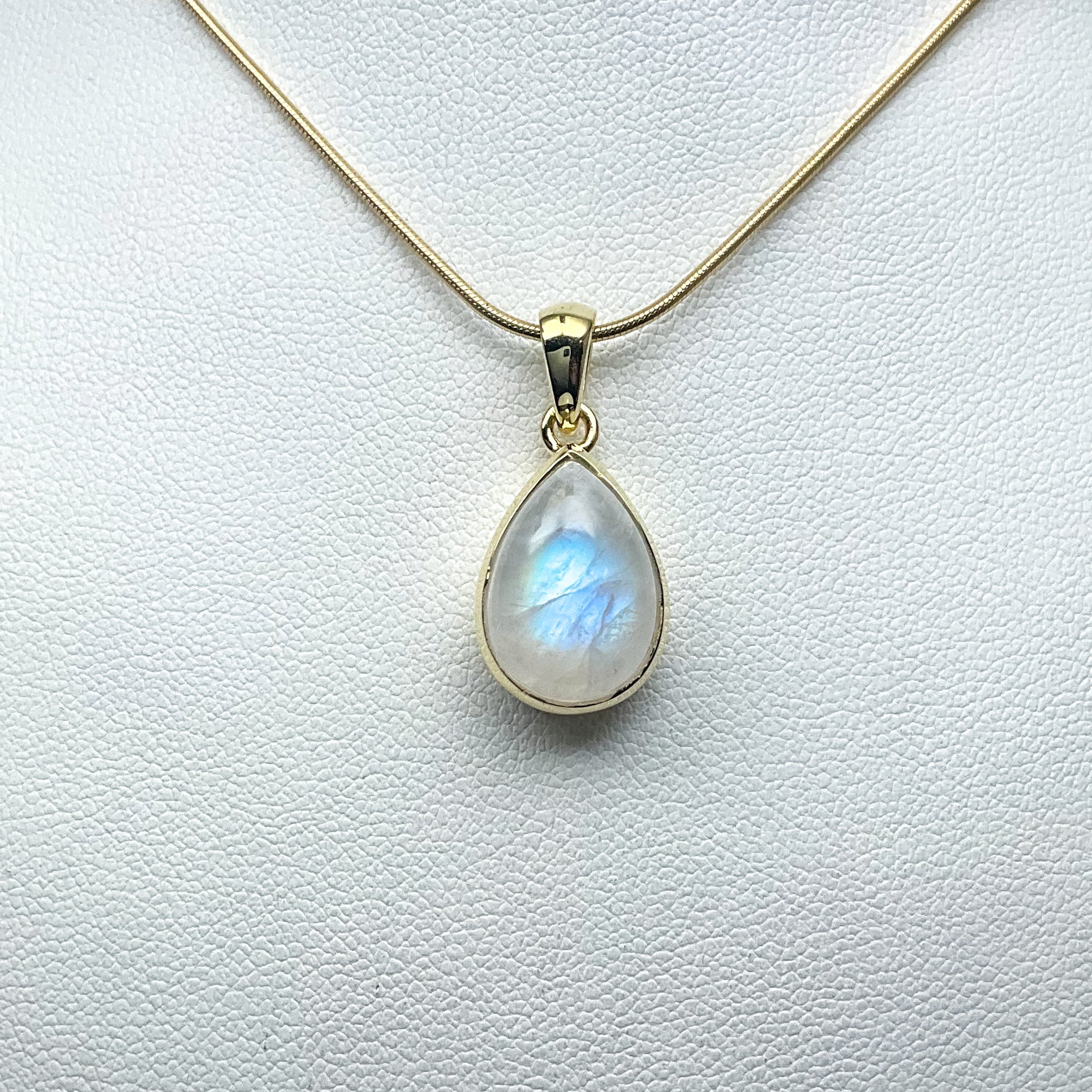Rainbow Moonstone Gold Finish Pendant (Copy) - Rocks and Gems Canada