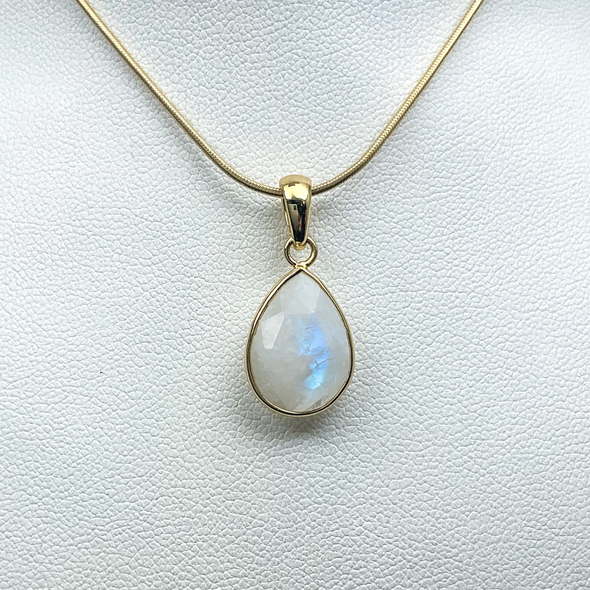 Rainbow Moonstone Gold Finish Pendant (Copy) - Rocks and Gems Canada