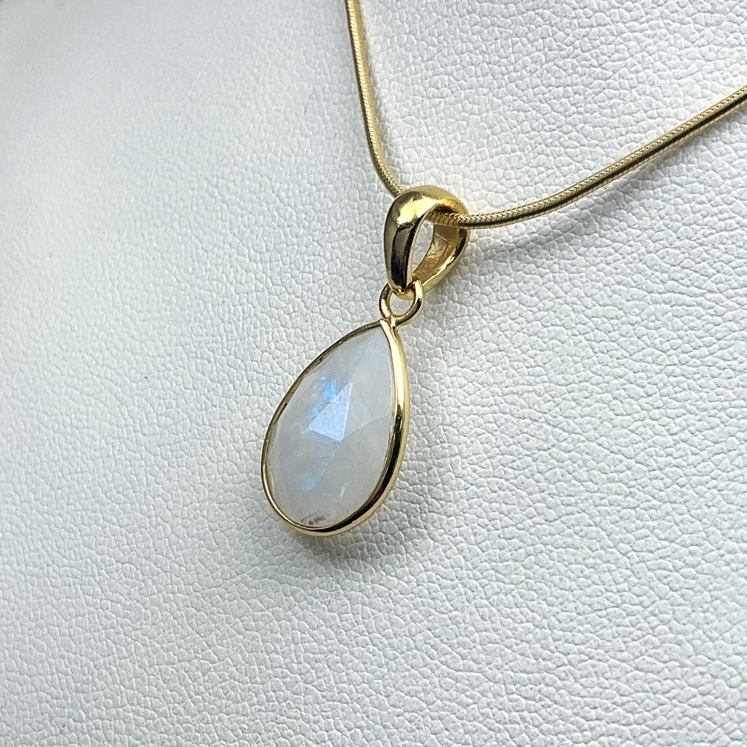 Rainbow Moonstone Gold Finish Pendant (Copy) - Rocks and Gems Canada