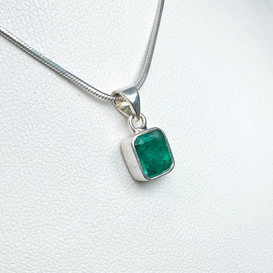 Emerald Pendant - Rocks and Gems Canada