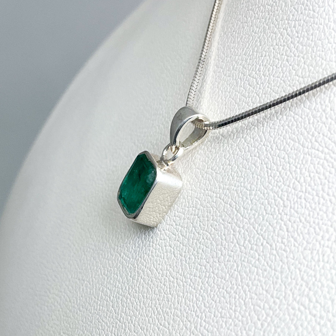 Emerald Pendant - Rocks and Gems Canada