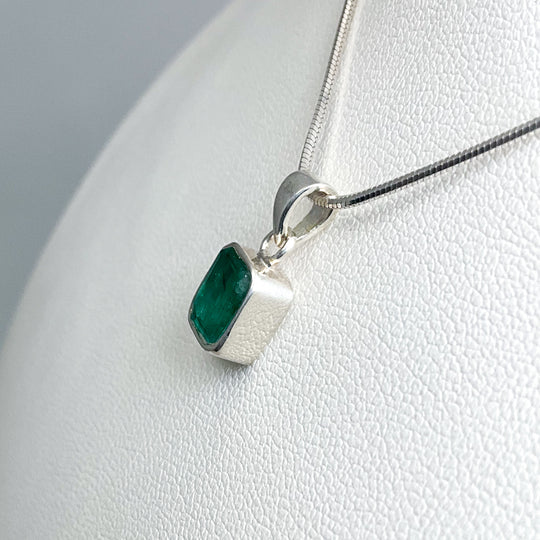 Emerald Pendant - Rocks and Gems Canada