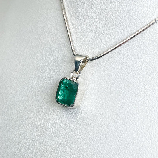 Emerald Pendant - Rocks and Gems Canada