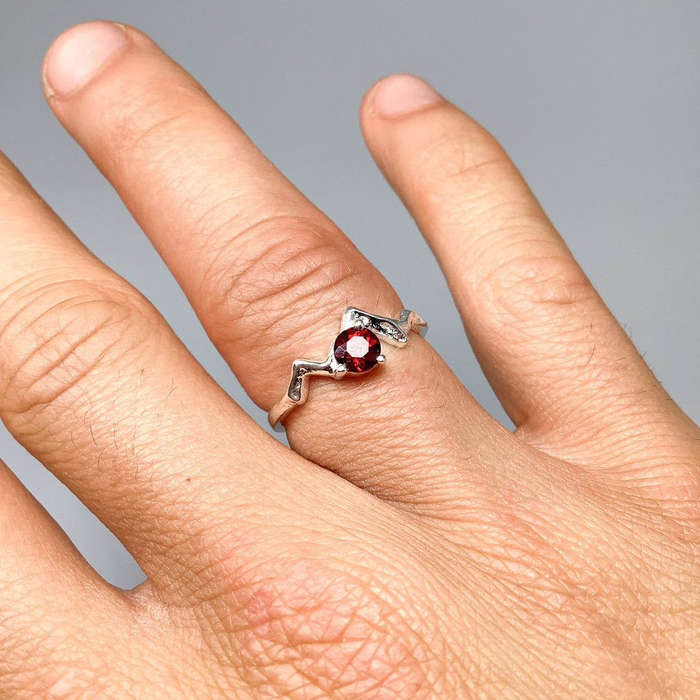 Garnet Mountains Ring - Rocks and Gems Canada