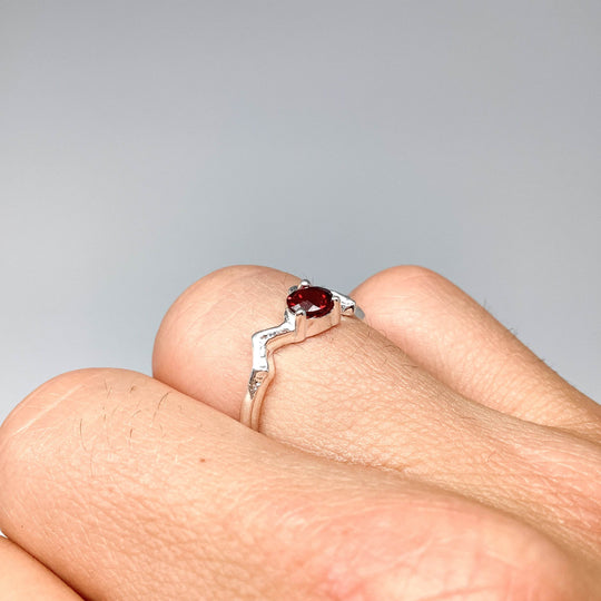 Garnet Mountains Ring - Rocks and Gems Canada