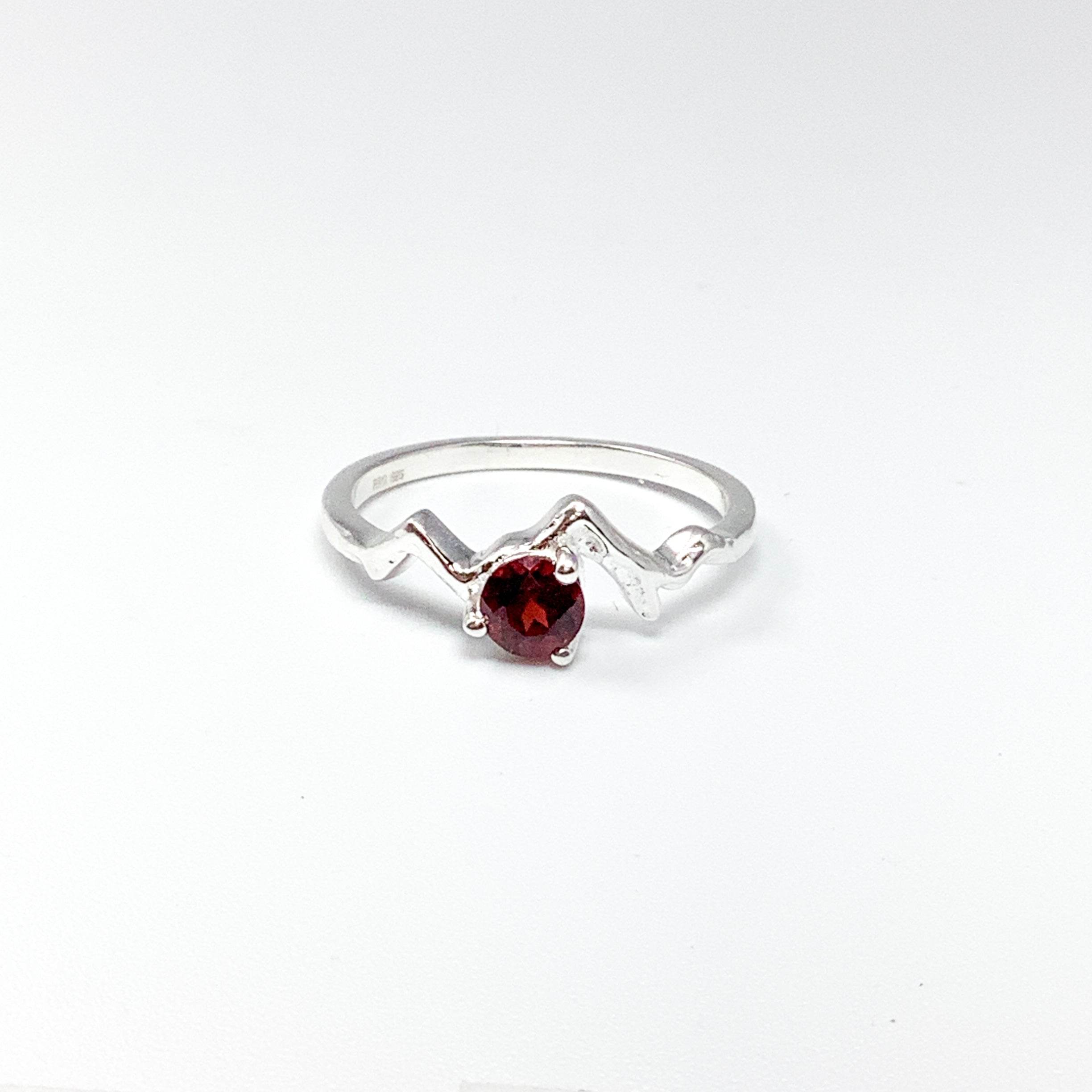 Garnet Mountains Ring - Rocks and Gems Canada