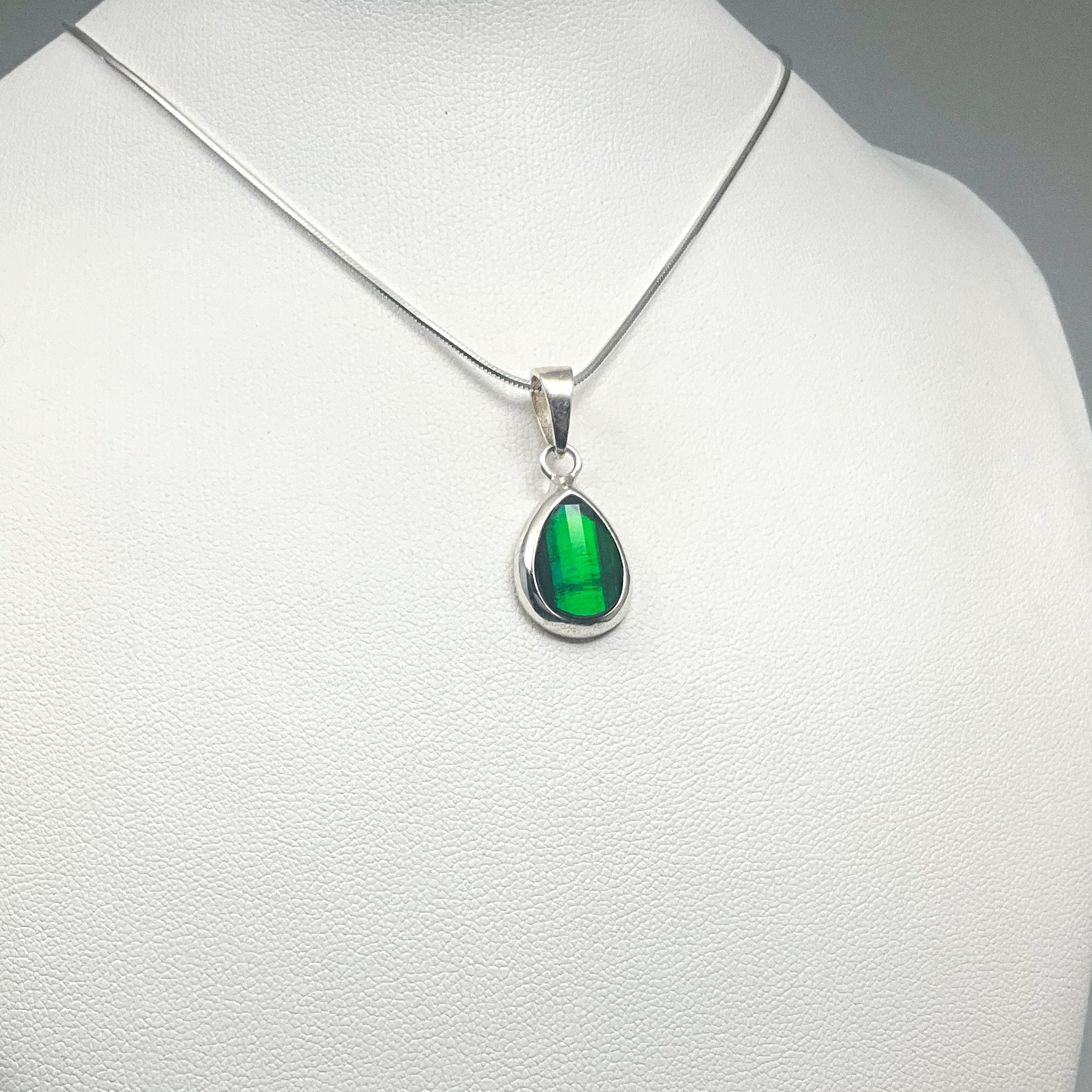 Alberta Ammolite Pendant - Rocks and Gems Canada