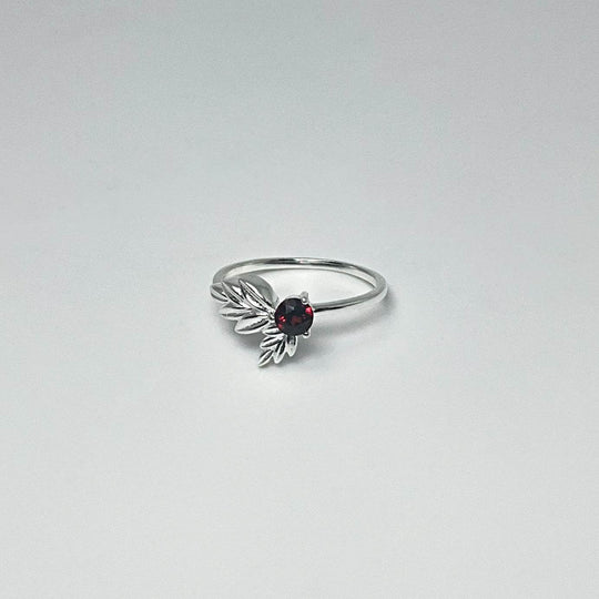 Garnet Maple Leaf Ring - Rocks and Gems Canada