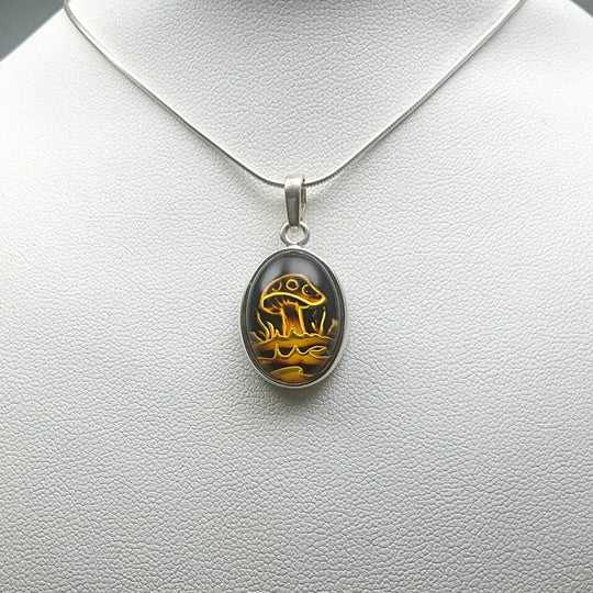 Amber Cameo Pendant - Rocks and Gems Canada