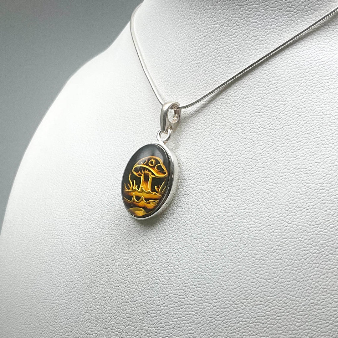 Amber Cameo Pendant - Rocks and Gems Canada