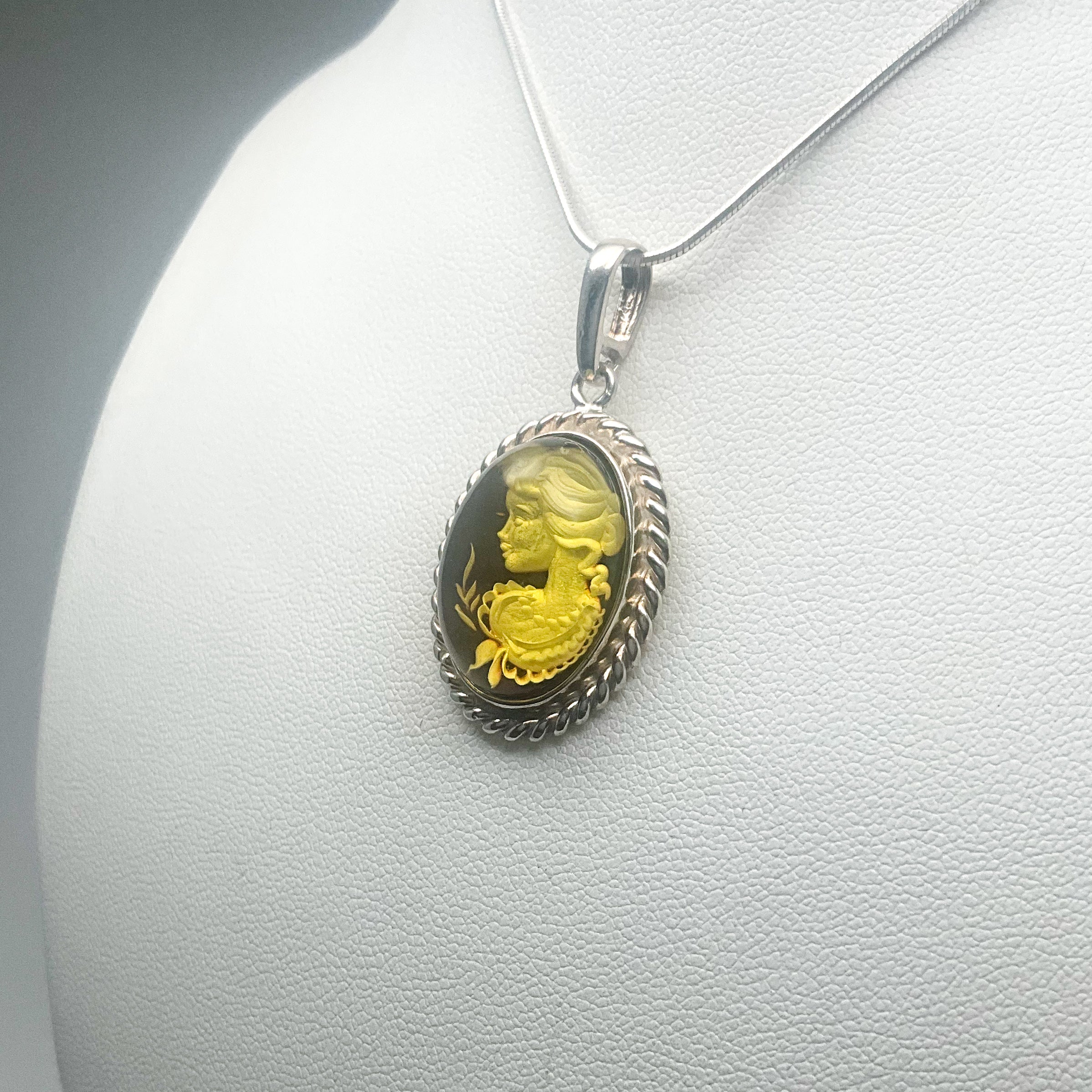 Amber Cameo Pendant - Rocks and Gems Canada
