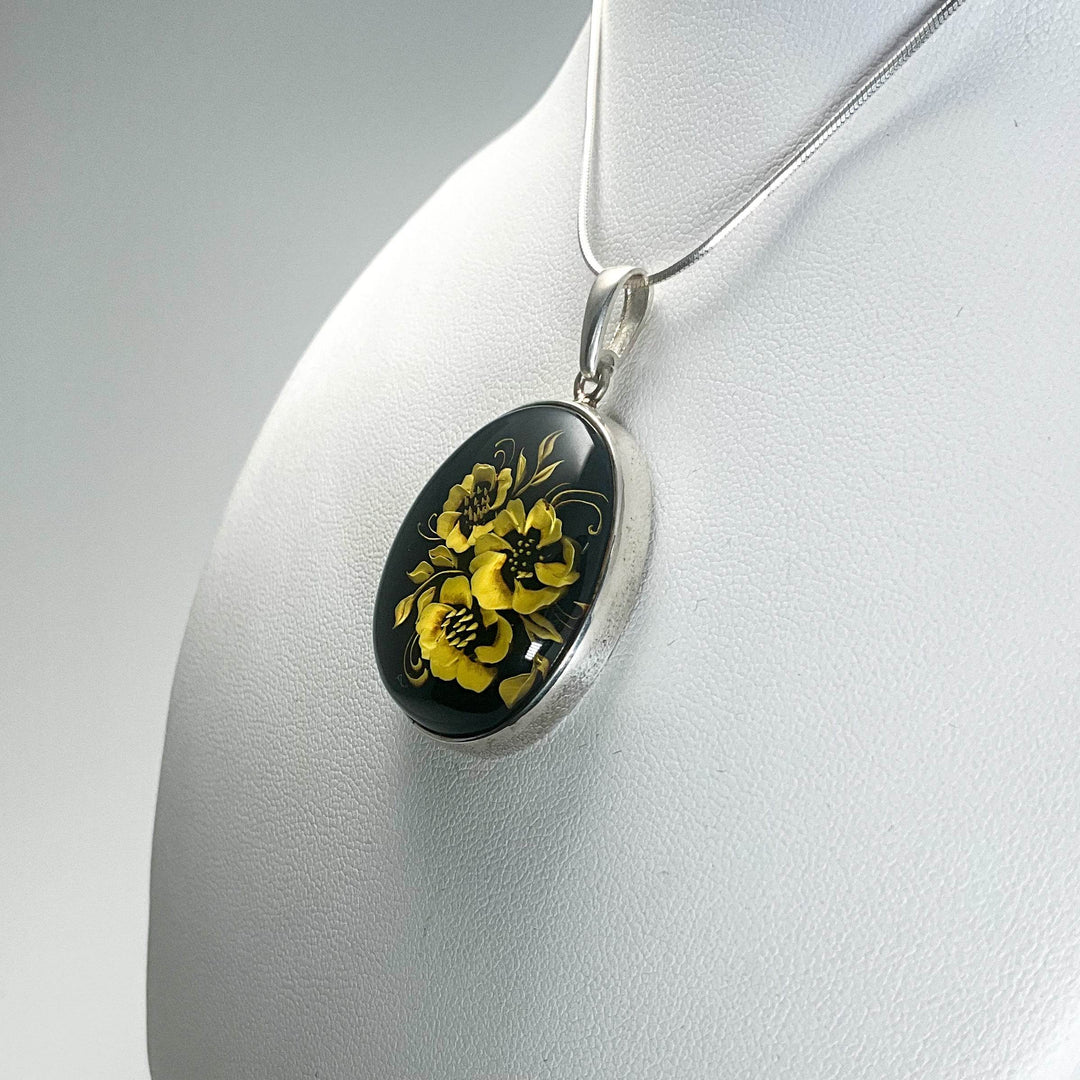 Amber Cameo Pendant - Rocks and Gems Canada