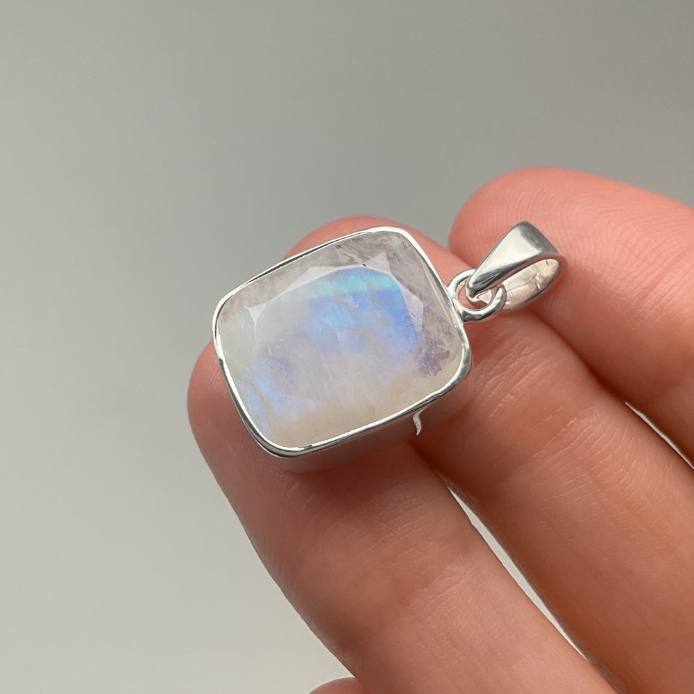 Rainbow Moonstone Pendant